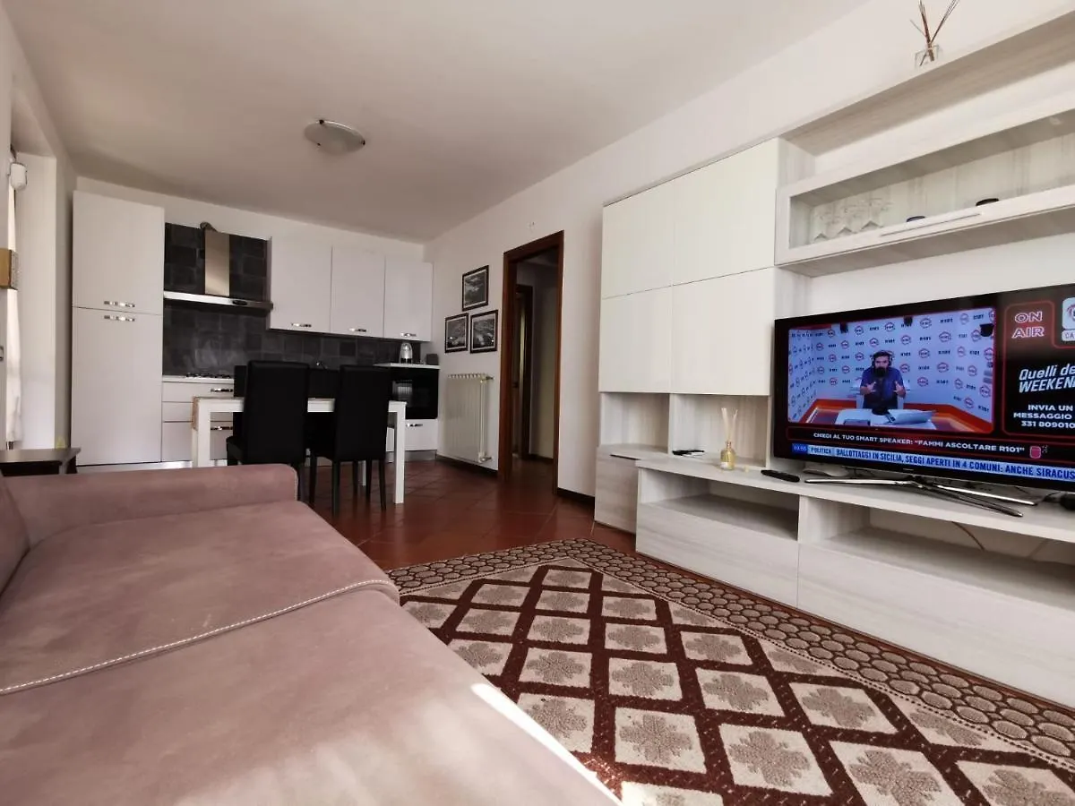 Apartment Appartamento Gelsomino Riva di Solto